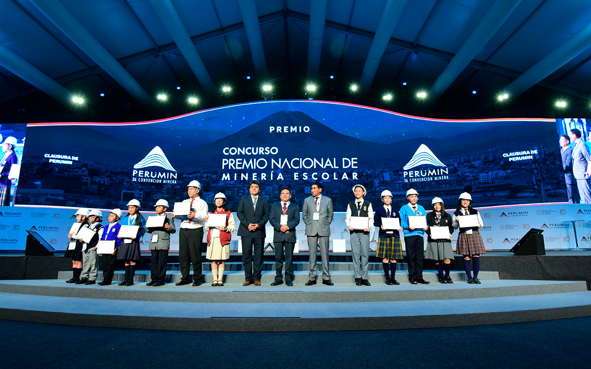 El-director-del-IIMP,-Tomás-Gonzales,-afirmó-que-el-certamen-no-solo-fomenta-la-educación-en-minería-responsable,-sino-también-la-promoción-y-preservación-del-quechua.