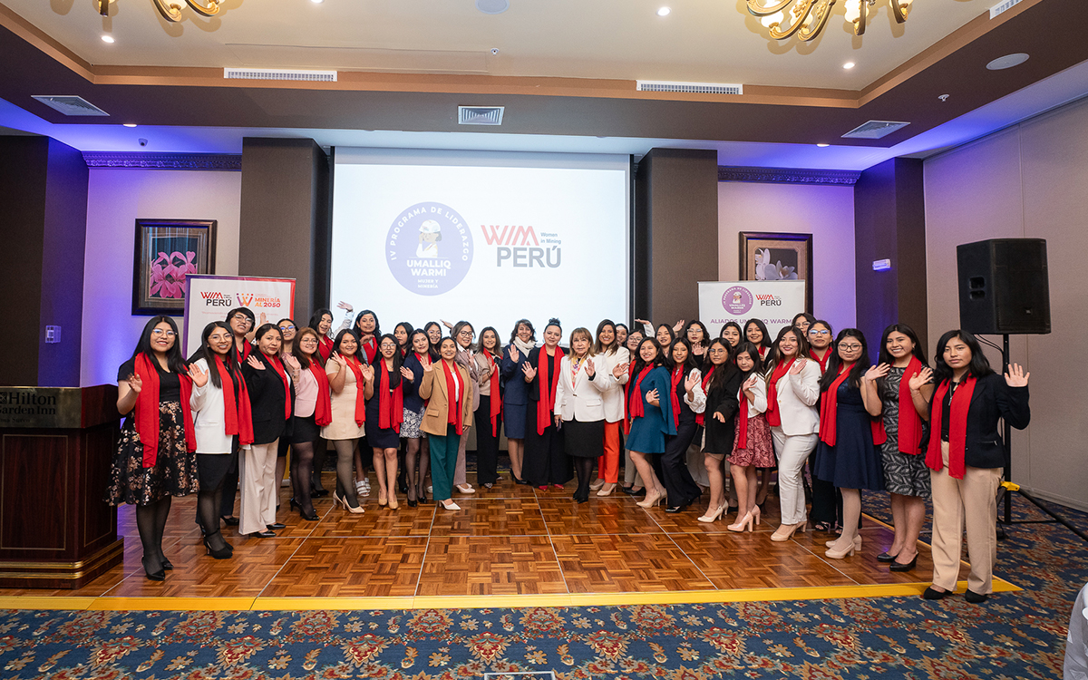 Ministro-de Energía y Minas clausuró programa de becas Umalliq Warmi 2024 de Women in Mining Perú